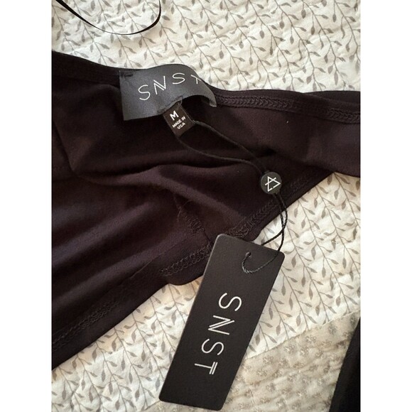 NWT- SNST Black Wide V Long Sleeve Wrap Tie Front Crop Top - Picture 3 of 4
